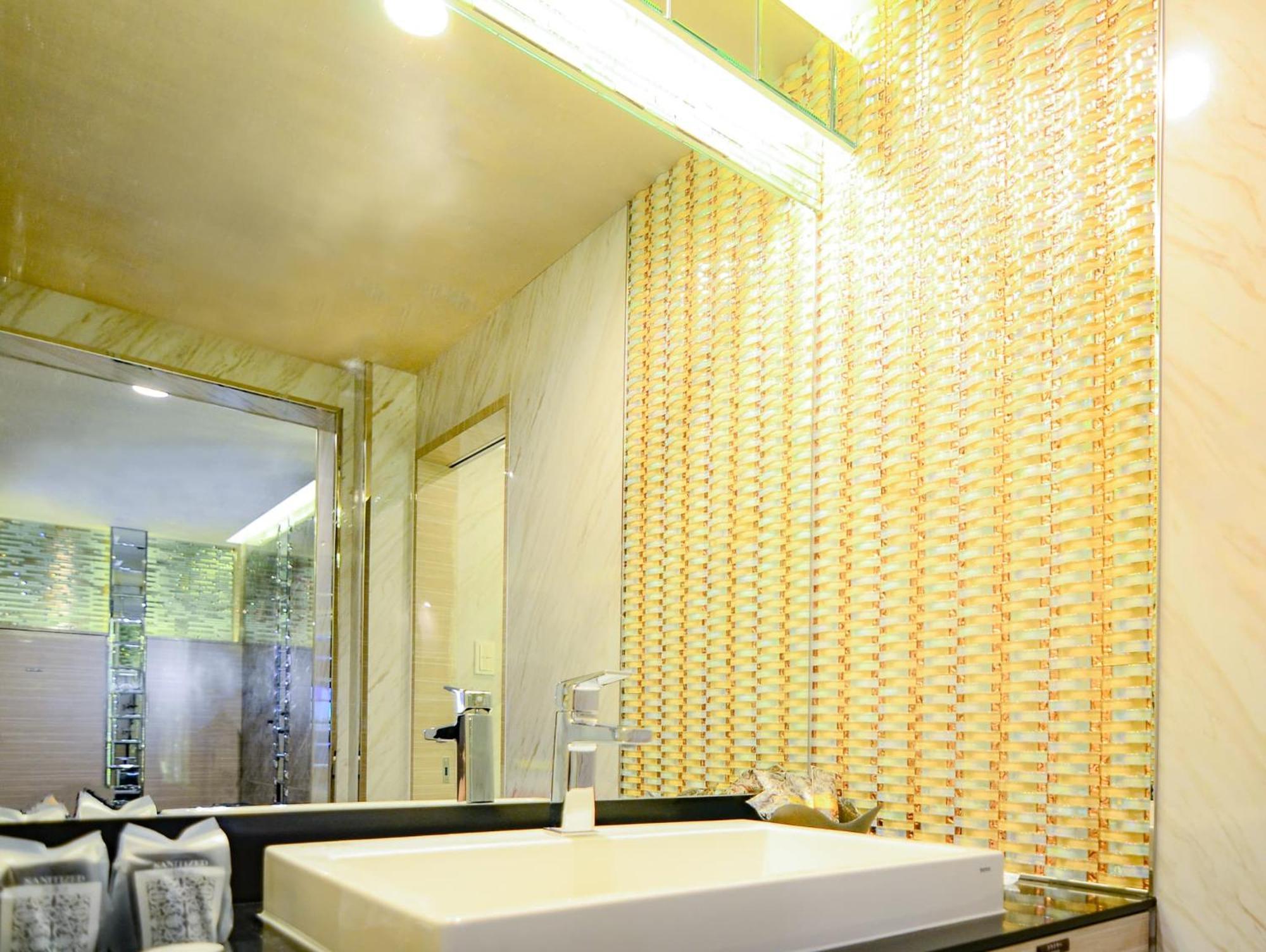 Hotel Century سيبَ المظهر الخارجي الصورة